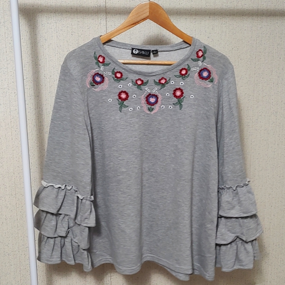 Ladies decorative sweatshirt